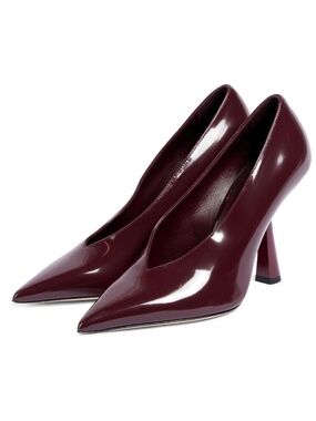 V-shaped slip on pumps